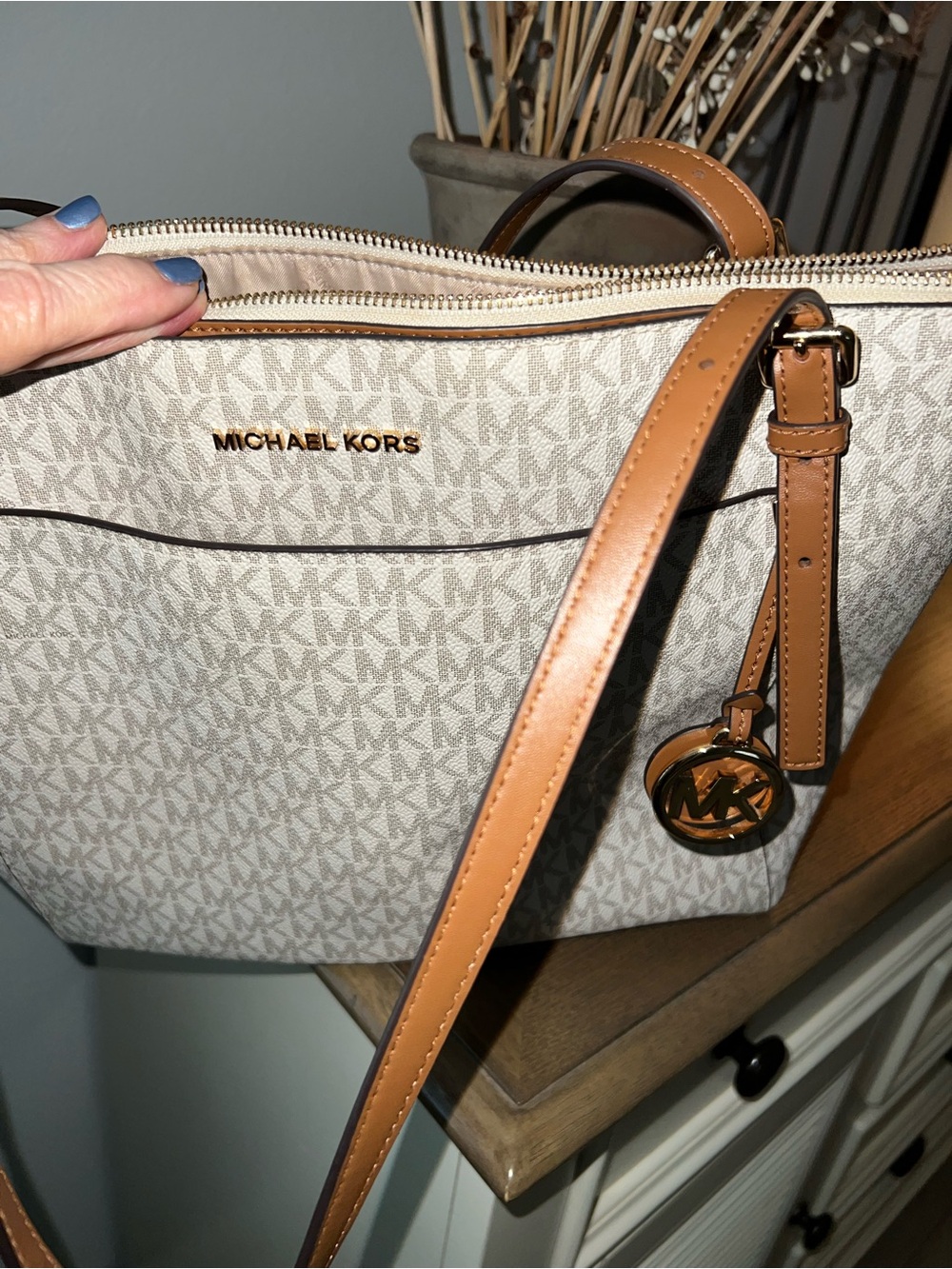 Michael Kors Beige Logo Tote with Brown Straps - Picture 4 of 14